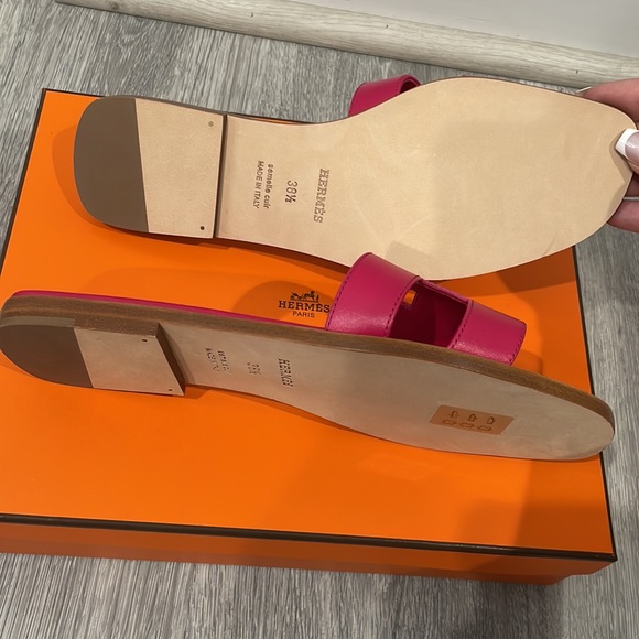 ❌SOLD❌ Hermes Oran Sandal Fuchsia size 38.5 - Picture 5 of 7